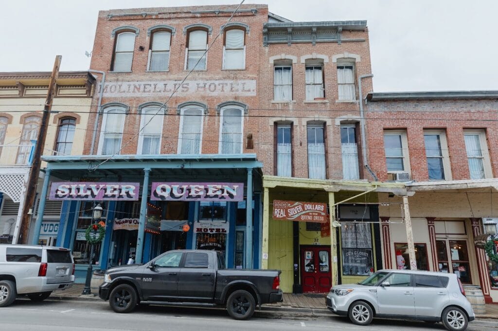 The Silver Queen Hotel — Virginia City, NVT